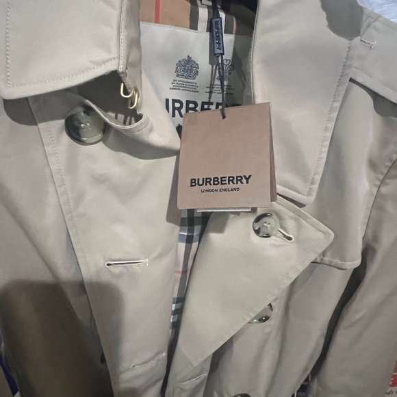 Burberry Trench Coat NWT - Picture 3 of 7